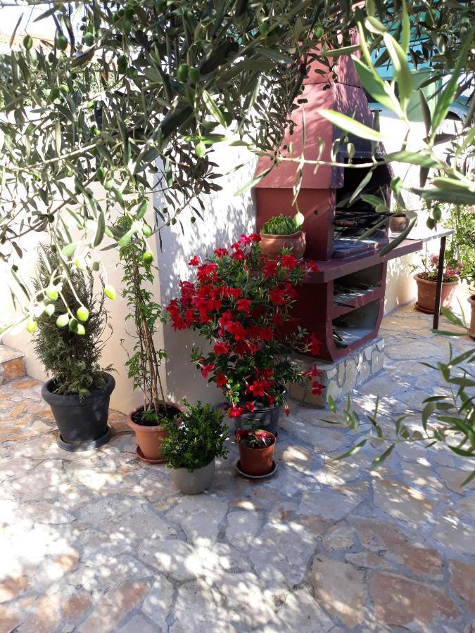 Apartment Mira Trogir Exterior photo