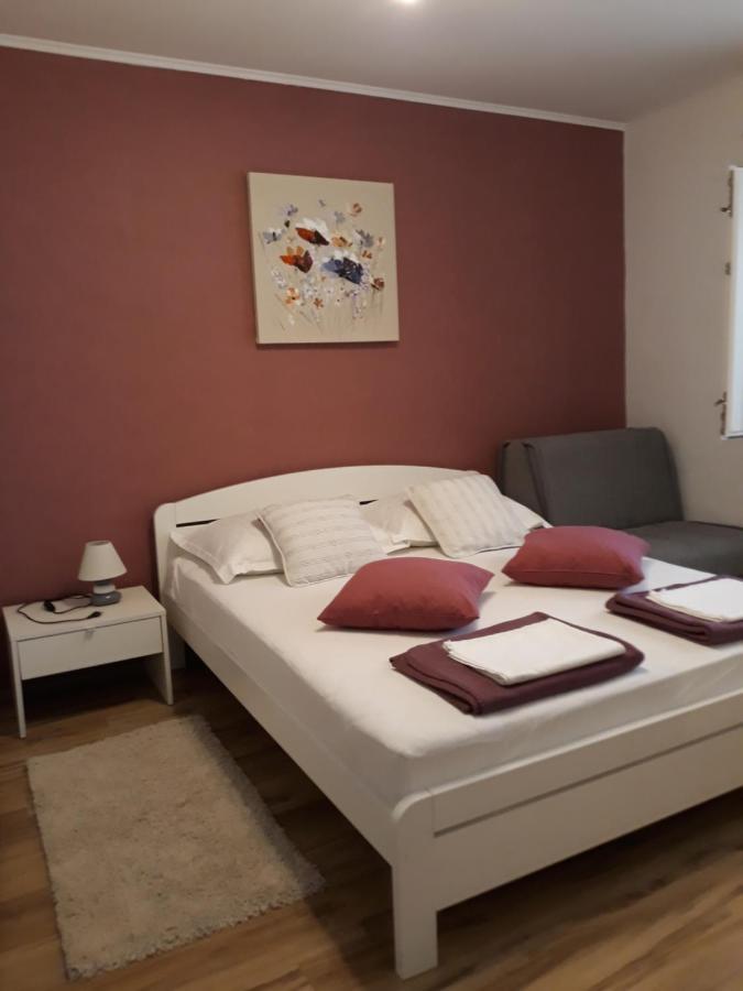 Apartment Mira Trogir Exterior photo