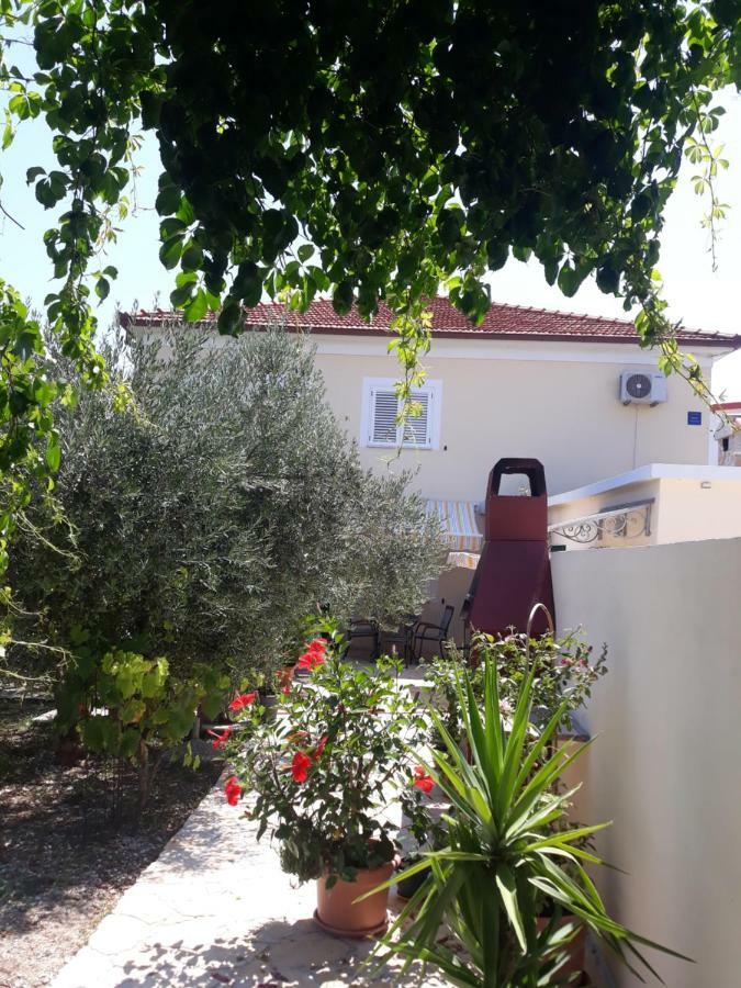 Apartment Mira Trogir Exterior photo